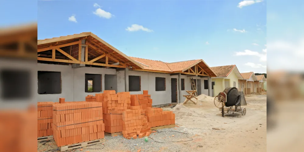 Todos os imóveis são financiados pelo Fundo de Arrendamento Residencial (FAR).