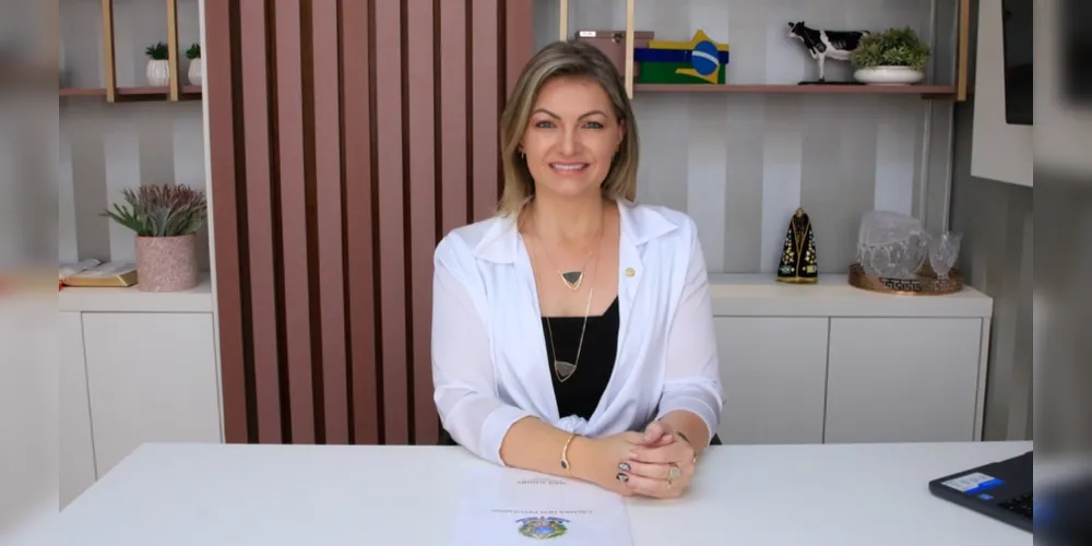 Imagem ilustrativa da imagem Aline Sleutjes viabiliza R$ 13 milhões para combate à covid-19