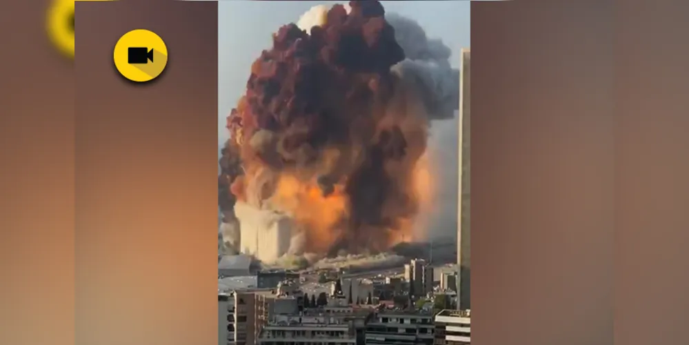 Imagem ilustrativa da imagem Vídeos mostram explosão em zona portuária de Beirute