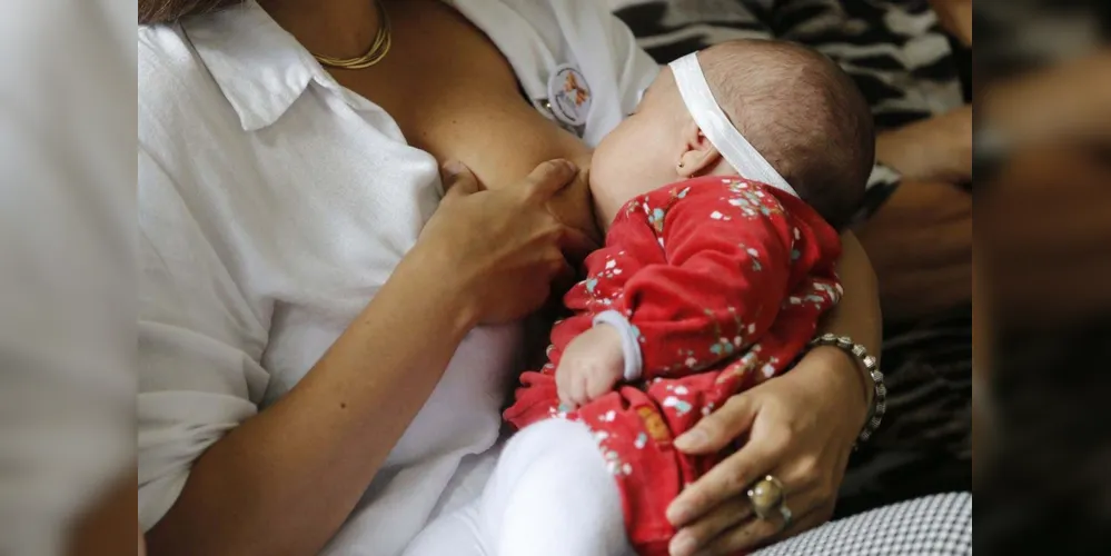Além do apoio ao Agosto Dourado, o HGU também conta com práticas de incentivo e apoio ao aleitamento materno nos processos assistenciais junto às parturientes.