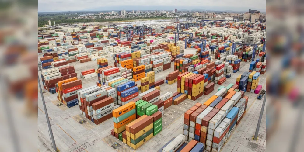 A alta na atividade portuária paranaense, em 2020, foi regular, com crescimento médio de 8% ao mês. O melhor mês do ano foi maio, com 5.717.200 toneladas.
