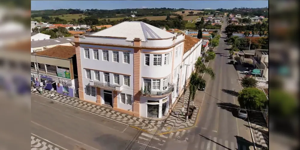 São 136 casos confirmados para Covid-19 em residentes de Palmeira, sendo 95 recuperados, 39 em isolamento domiciliar, e dois óbitos por Covid-19. 