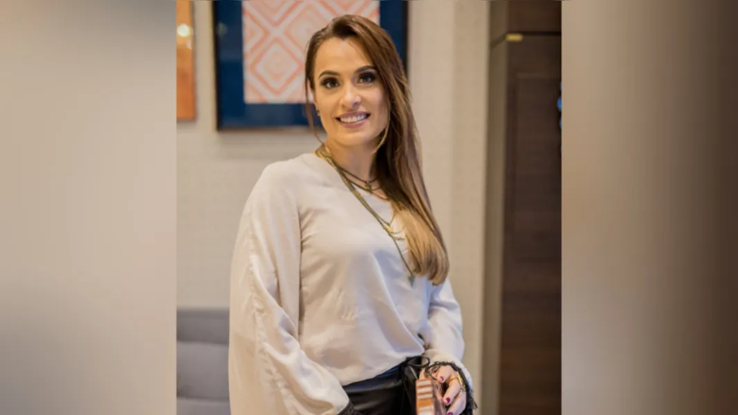NOVO CICLO – Carla Kaiser foi muito cumprimentada pela passagem de seu aniversário no último domingo (4). Da coluna RC os votos de muitas alegrias