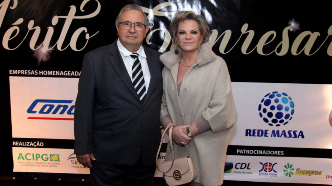 COMEMORAÇÃO - Nesta sexta-feira (9), Catarina Fonseca será cumprimentada pela passagem de seu aniversário. Catarina com seu espírito alegre, sempre muito elegante circula pelos compromissos sociais, ladeada pelo seu marido Douglas Taques Fonseca, presidente da ACIPG. Da coluna RC os votos de felicidades