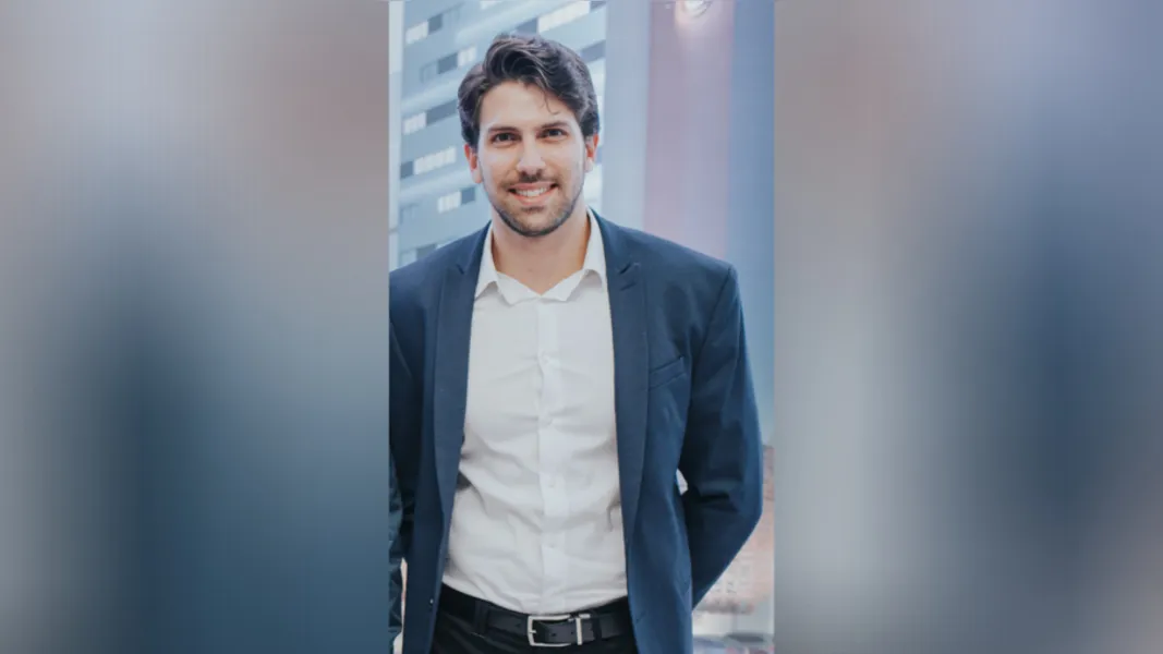 NOVO CICLO - O visionário empresário José Francisco de Freitas receberá as felicitações pela passagem de seu aniversário nesta sexta-feira (30). Francisco é um dos sócios do Ramada Encore Ponta Grossa, trazendo um conceito moderno e arrojado para o setor hoteleiro da região. Da coluna RC os votos de realizações