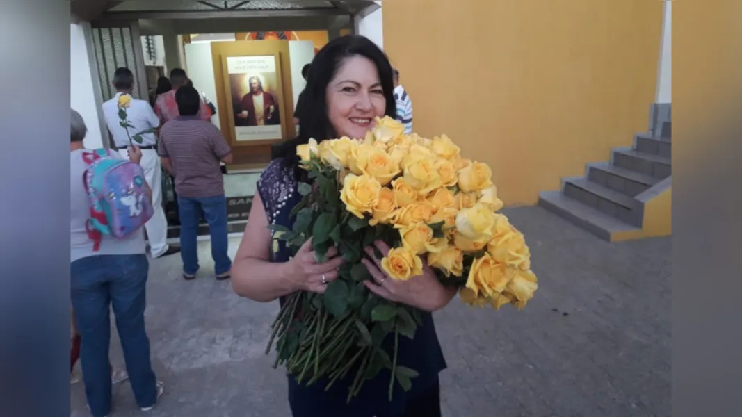 NOVO CICLO – Ontem (17), o dia foi de festividade para a Denise Lurdes Barbosa, mãe do jornalista Cristiano Barbosa. Da Coluna os votos de saúde, felicidades e muitos anos de vida