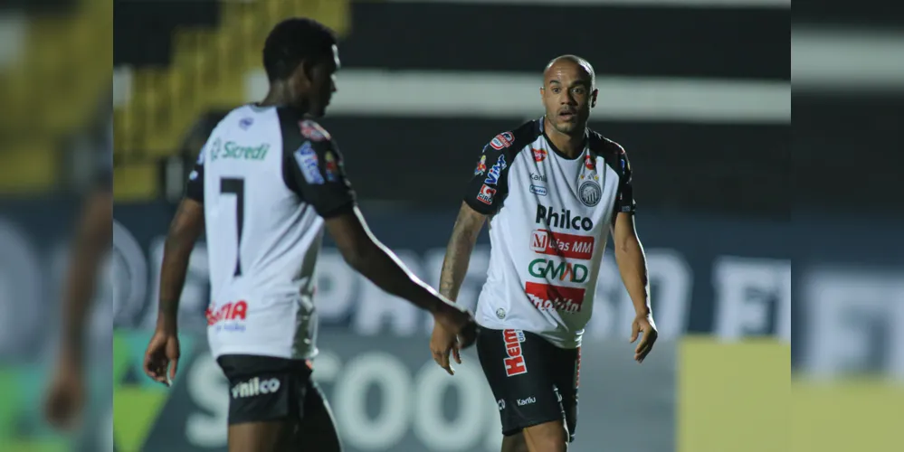 Roger anunciou nesta quinta-feira sua saída do time de Vila Oficinas