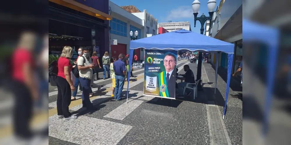 Imagem ilustrativa da imagem Partido de Bolsonaro coleta 200 assinaturas em PG