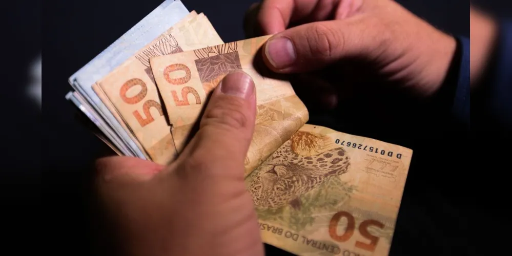 Imagem ilustrativa da imagem Governo aumenta para R$ 1.088 previsão para mínimo