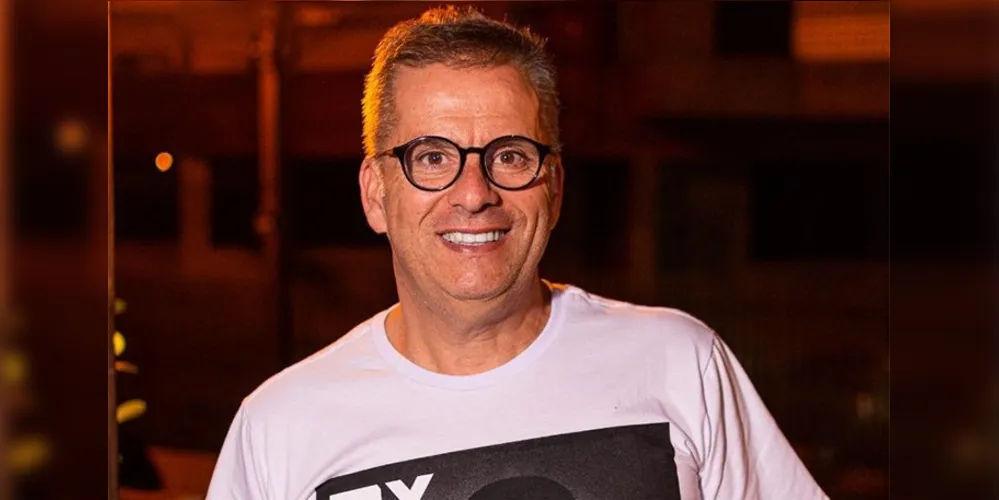 O DJ ponta-grossense tem variais produções lançadas em todas as plataformas digitais e executado nas principais rádios do Brasil. 