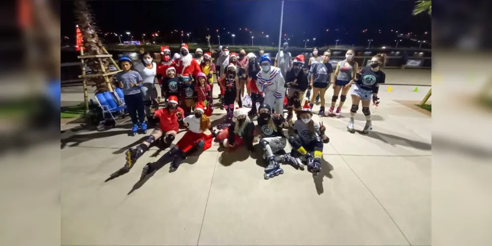 O grupo Patins Ponta Grossa é  composto por quase 300 integrantes, os quais boa parte se reúnem todos os dias para patinar no lago.