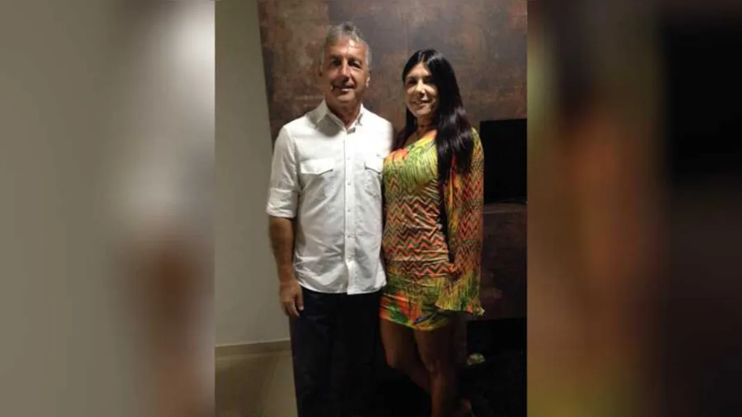 BRINDE A VIDA - O empresário Pierre Zammar receberá nesta terça-feira (19), os cumprimentos pela passagem de seu aniversário. No registro especial, Pierre ao lado de sua esposa Glaucia Zammar. Da coluna RC os votos de alegrias e saúde.