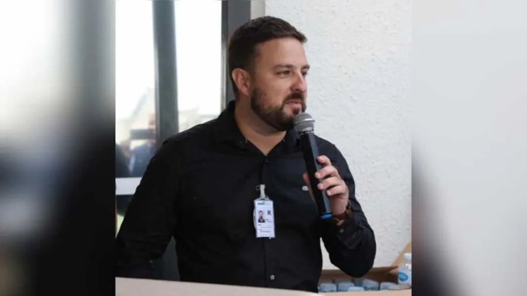 O administrador Victor Oliveira celebra no próximo domingo (7) a chegada de seu aniversário. Victor vem desenvolvendo um excelente trabalho como Superintendente do Aeroporto Santana e também como presidente da Associação Recreativa Homens do Trabalho. Da coluna RC os votos de alegrias e sucesso em sua caminhada profissional. 