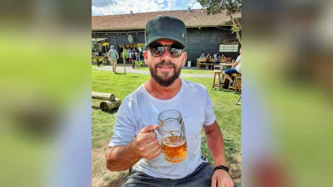 O músico e coordenador de vendas Fernando de Camargo, receberá as felicitações pela troca de idade nesta sexta- feira (5). Da coluna RC os votos de felicidades e sucesso. 