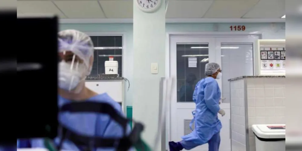 Sem insumo, equipes tiveram que ventilar manualmente pacientes internados na UTI; secretário da saúde fala em colapso do sistema de fornecime