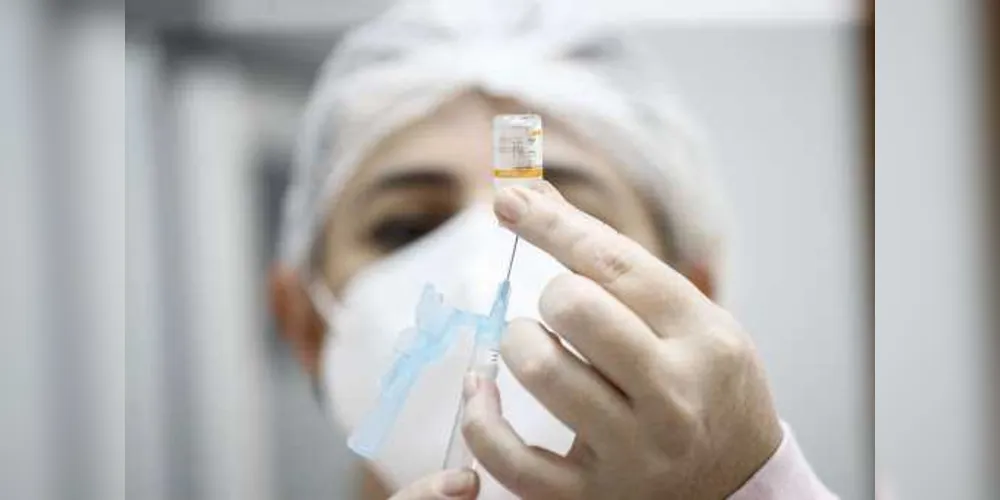 O Brasil espera o envio de 2 milhões de doses da vacina AstraZeneca/Oxford