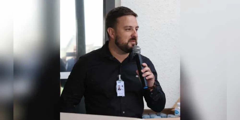 O administrador Victor Oliveira celebra no próximo domingo (7) a chegada de seu aniversário. Victor vem desenvolvendo um excelente trabalho como Superintendente do Aeroporto Santana e também como presidente da Associação Recreativa Homens do Trabalho. Da coluna RC os votos de alegrias e sucesso em sua caminhada profissional. 