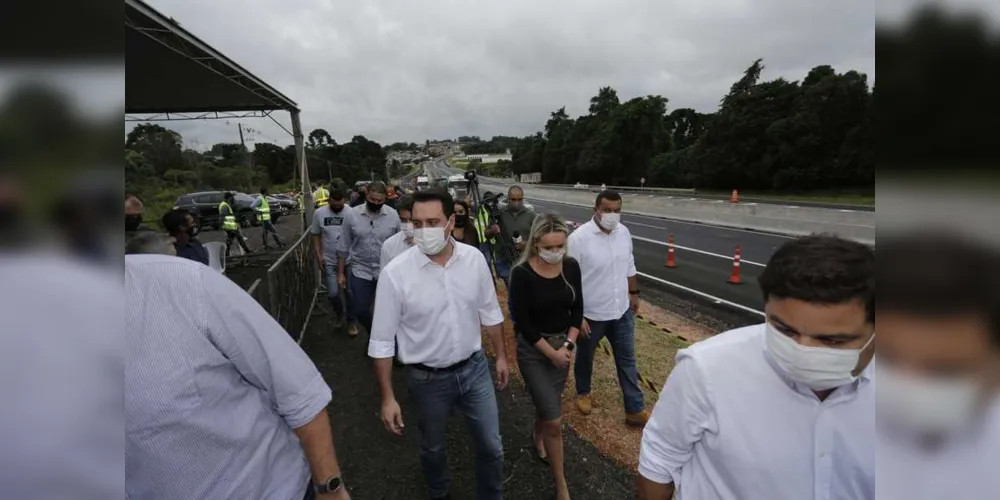 O viaduto está localizado no km 256 da PR-151 e foi construído em apenas dez meses pela concessionária CCR RodoNorte