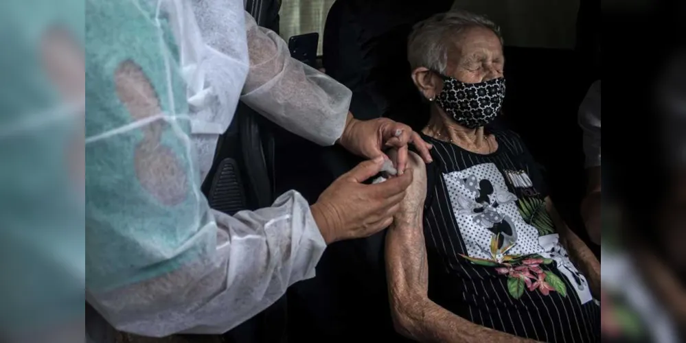 Imagem ilustrativa da imagem Prefeitura de Curitiba vacina idosos de 88 anos a partir de hoje