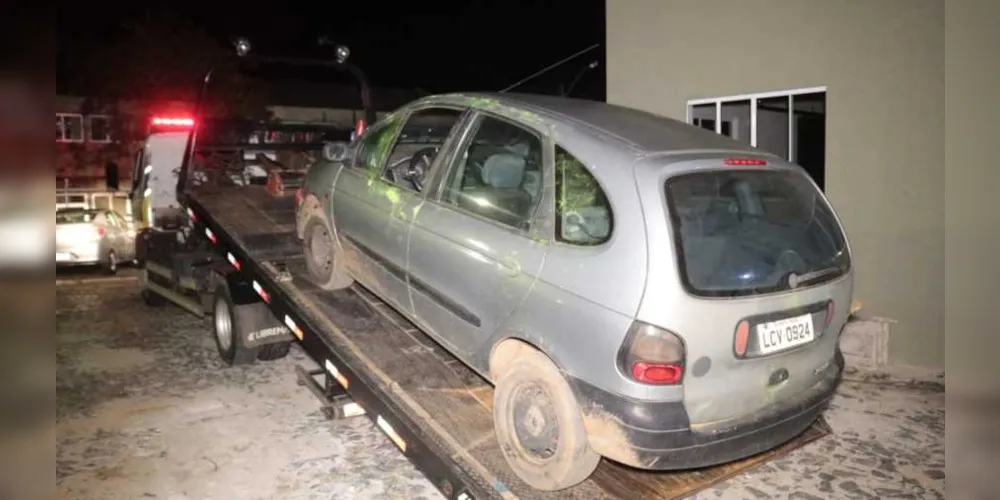 Imagem ilustrativa da imagem Policiais encontram veículo utilizado em roubos em PG e Carambeí
