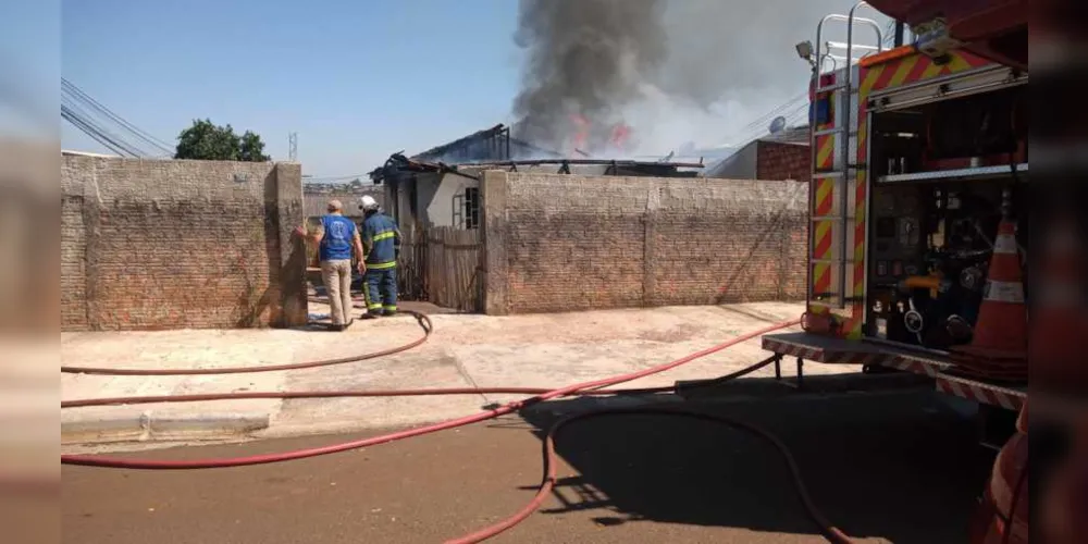 Imagem ilustrativa da imagem TV explode e casa é consumida por incêndio em PG