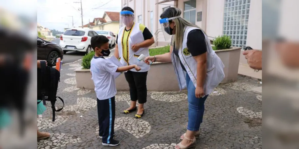 Imagem ilustrativa da imagem Castro retoma atividades na rede municipal de ensino