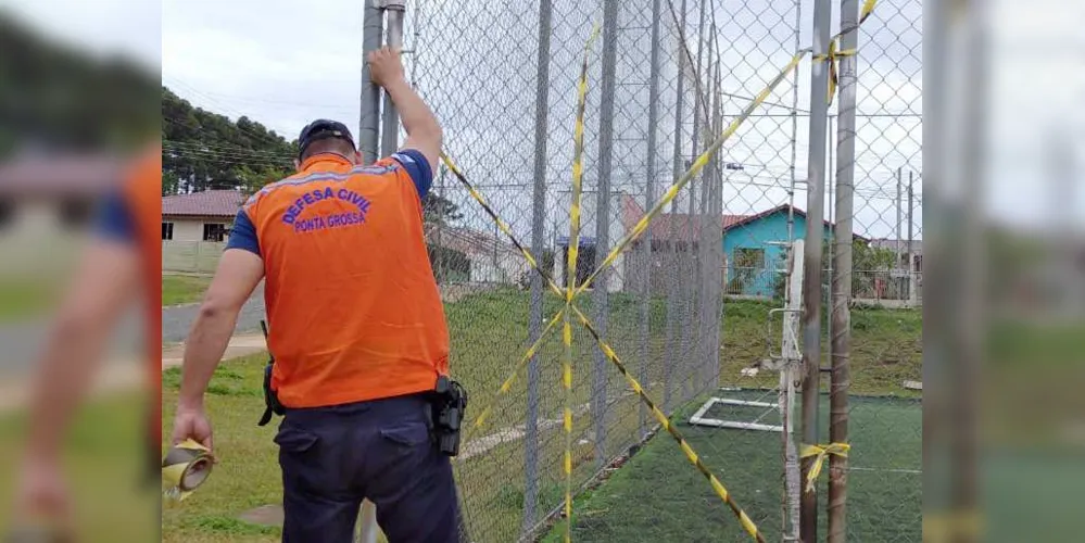 Imagem ilustrativa da imagem Defesa Civil interdita quadras esportivas no Município