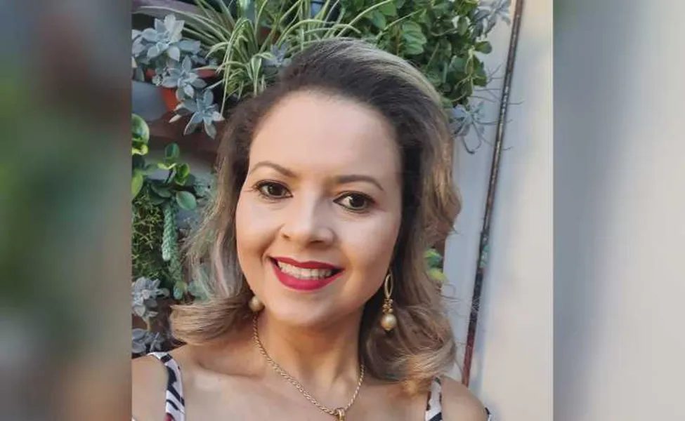 Troca de idade - Siomara Strassacapa Chociai será cumprimentada pela chega de seu aniversário no próximo domingo (14). Siomara com as Kombuchas da Sio, que é uma bebida saudável, natural e desintoxicante, vem conquistando cada dia mais clientes. Da coluna RC os votos de felicidades e sucesso.