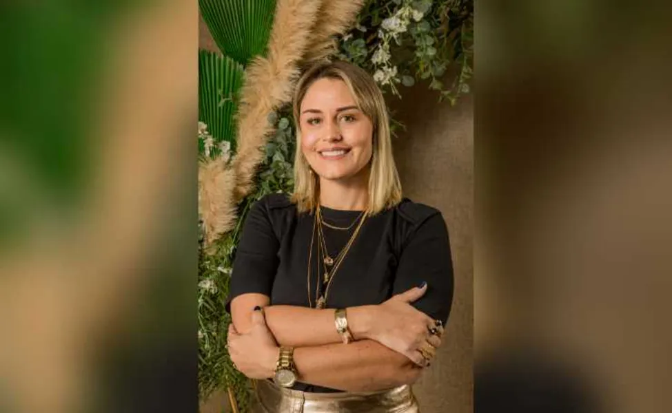 Registro – Suellen Generoso que responde pela Luxe Móveis e Decorações vem se destacando em nossa cidade e região, com seu trabalho qualificado e diferenciado na hora de auxiliar seus clientes na realização de seus sonhos. Luxe hoje é sinônimo de bom gosto e sofisticação para sua casa ou escritório. 