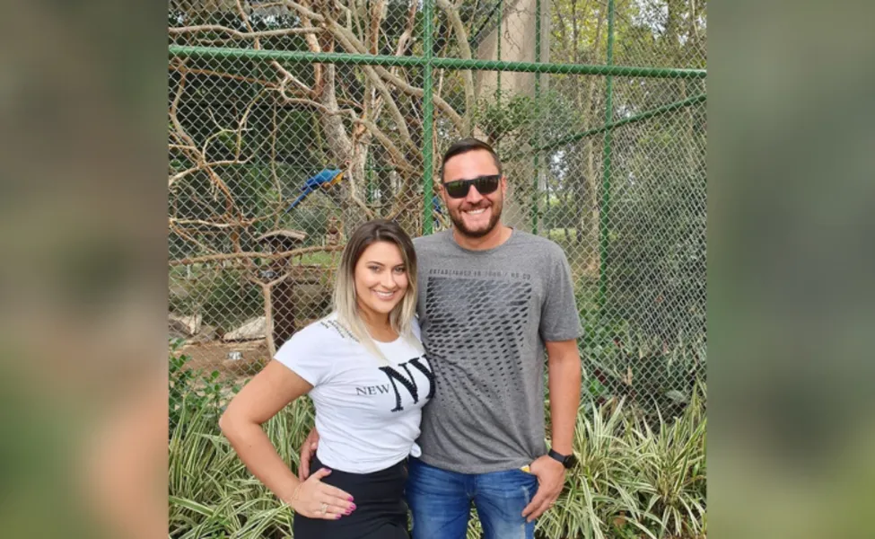 Novo ciclo - Flávio Gorte foi muito cumprimentado pela passagem de seu aniversário na última terça-feira (30). No registro, Flavio e sua esposa Nane Ferraz Gorte. Da coluna RC os votos de realizações e felicidades.