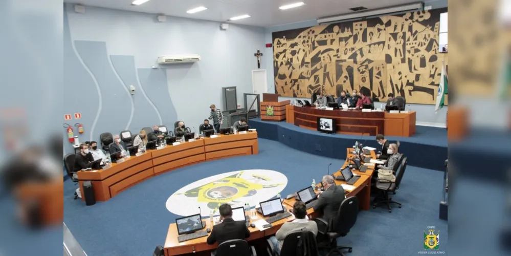 Câmara de vereadores de Ponta Grossa durante 'Sessão Ordinária'.