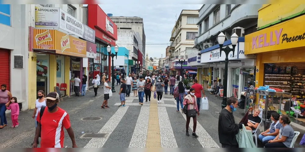 Imagem ilustrativa da imagem Lojas, mercados e shoppings abrem neste feriado em PG