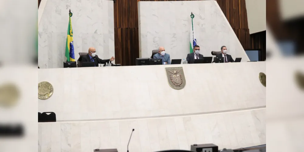 Imagem ilustrativa da imagem Alep retoma sessão com presença em plenário
