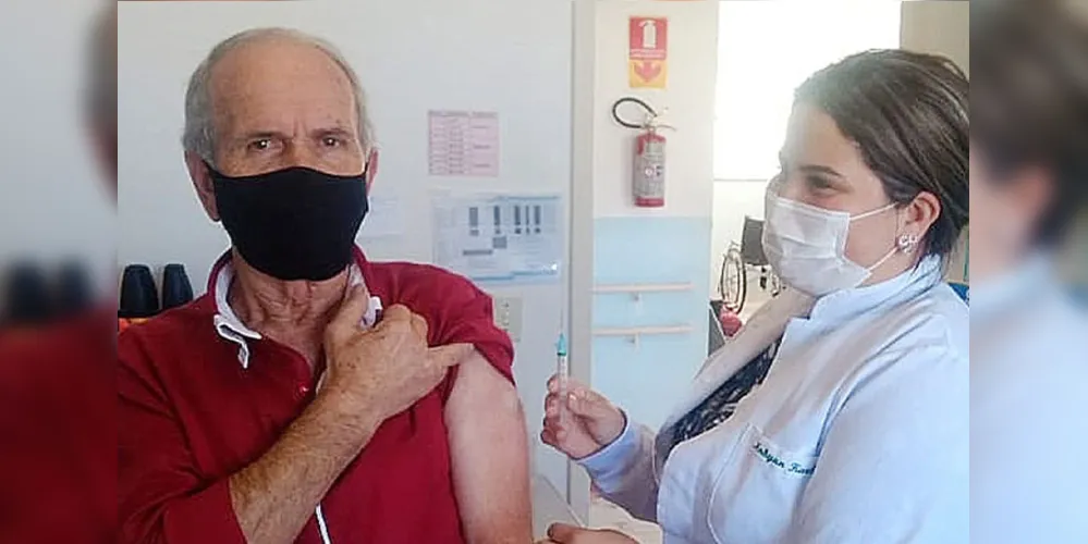 Imagem ilustrativa da imagem Vereador Jairton recebe 2ª dose da vacina contra a covid-19