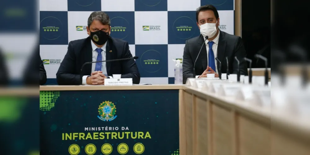 Ratinho Junior (à direita) teve reuniões com o presidente Bolsonaro.