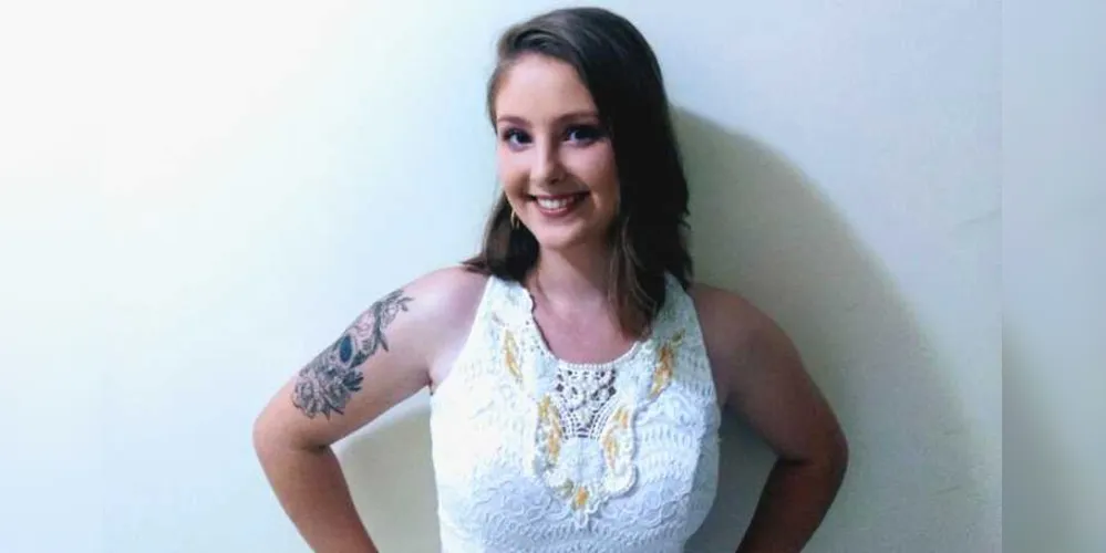 Fernanda Wiegand Mayer, 21 anos, nascida em Palmeira. Ama cães, livros, café e boa música.