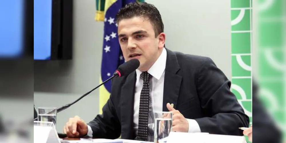 Imagem ilustrativa da imagem Aliel critica Bolsonaro por mudanças nas Forças Armadas