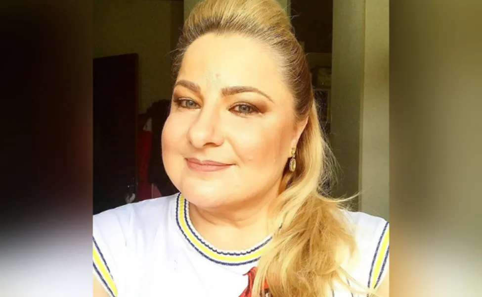 NOVO CICLO - A conceituada médica oftalmologista Ursula Zarpellon reserva o próximo sábado (17), 
para receber os cumprimentos pela passagem de seu aniversário. Da coluna RC os votos de prosperidade e sucesso.