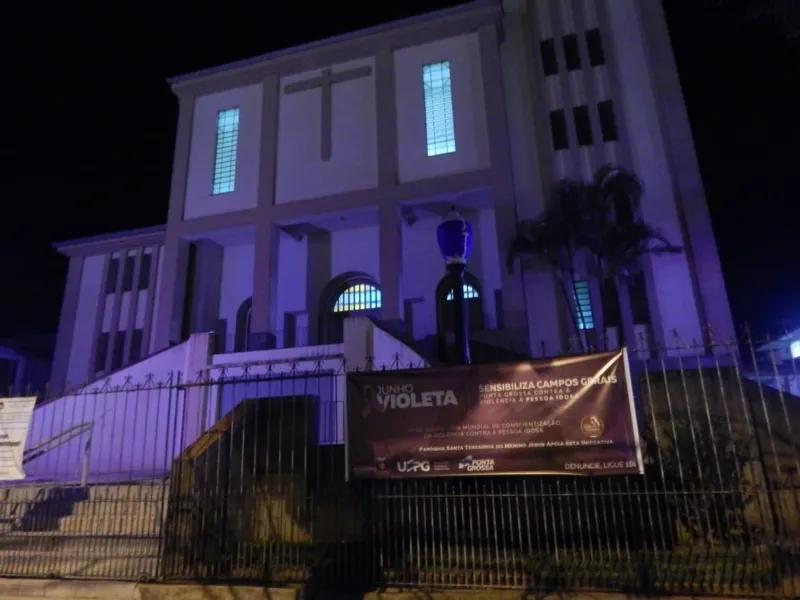 Igrejas da Diocese de PG se iluminam de violeta pelo idoso