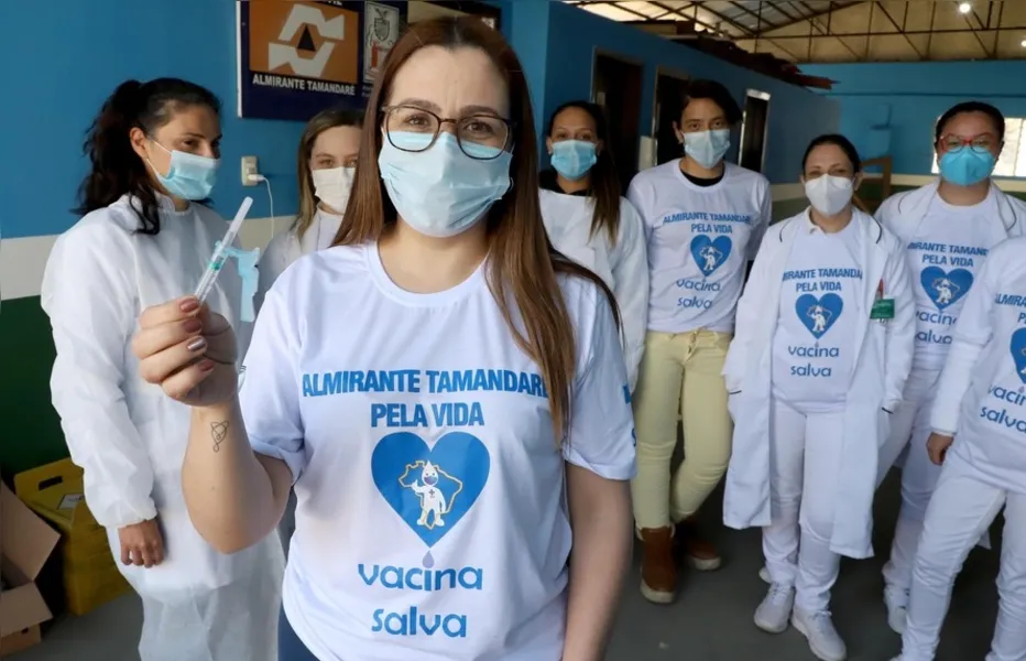 Paraná imuniza 2,1 milhões de pessoas fora dos grupos prioritários