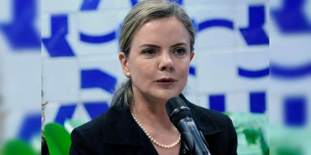Gleisi Hoffmann aparece como 'morta' em cadastro do SUS e com apelido de 'Bolsonaro'.