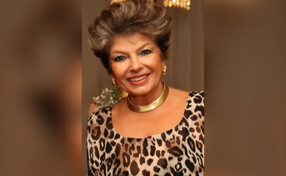 BRINDE À VIDA - Stella Maris Gravina, uma das mulheres mais elegantes da sociedade princesina, celebra na próxima sexta - feira (24) a passagem de seu aniversário. Da coluna RC os votos de saúde e alegrias.