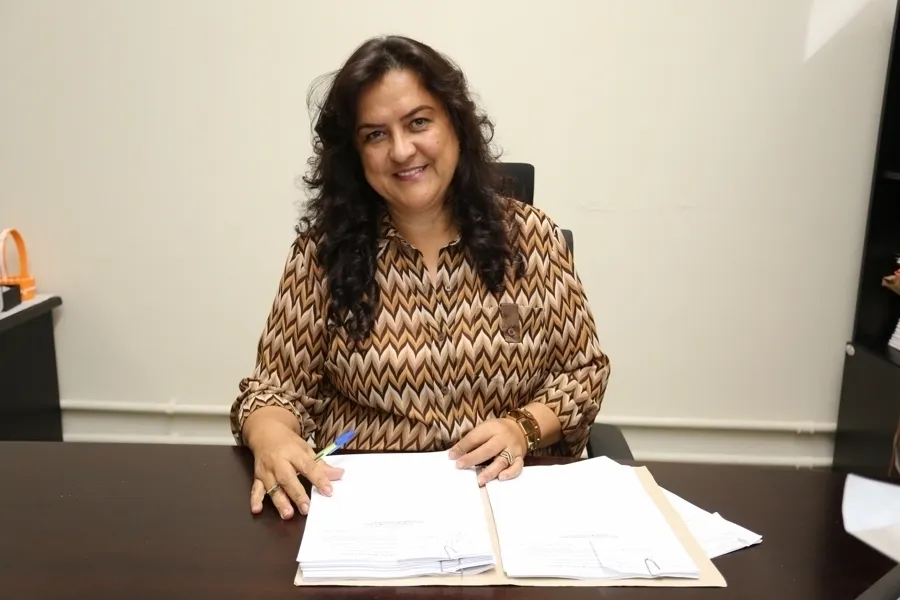 NOVO CICLO - Angela Pompeu será muito cumprimentada pela passagem de seu aniversário na próxima quarta - feira (6). Da coluna RC os votos de felicidades.