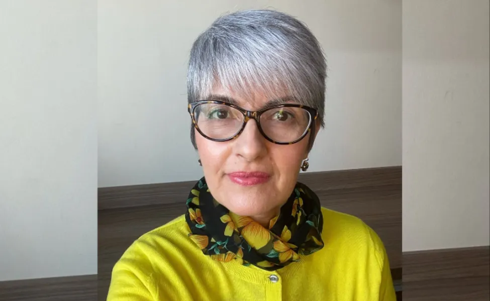  FELICITAÇÕES – A advogada Dirceia Moreira será muito cumprimentada pela chegada de seu aniversário nesta terça-feira (26). Da coluna RC os votos de alegrias e realizações.