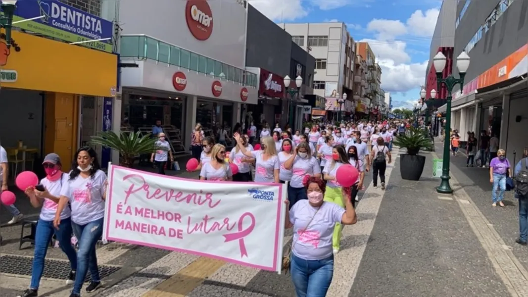 Prefeitura realiza caminhada de encerramento do Outubro Rosa