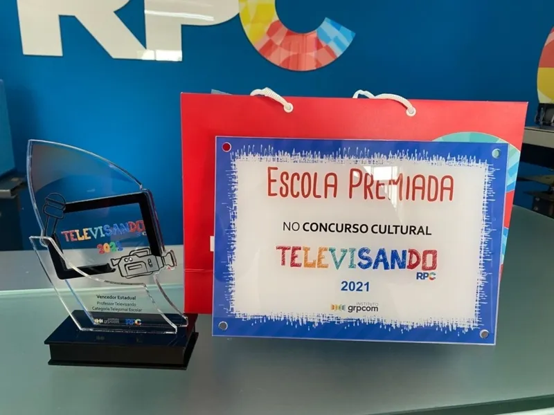Escola e professora do ‘Televisando’, recebem prêmio