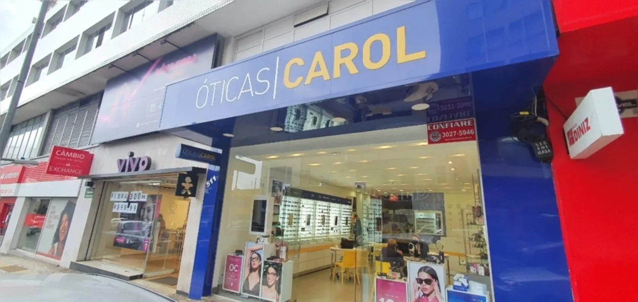 A Óticas Carol oferece qualidade com preço baixo com diversas opções em óculos de grau e óculos de sol