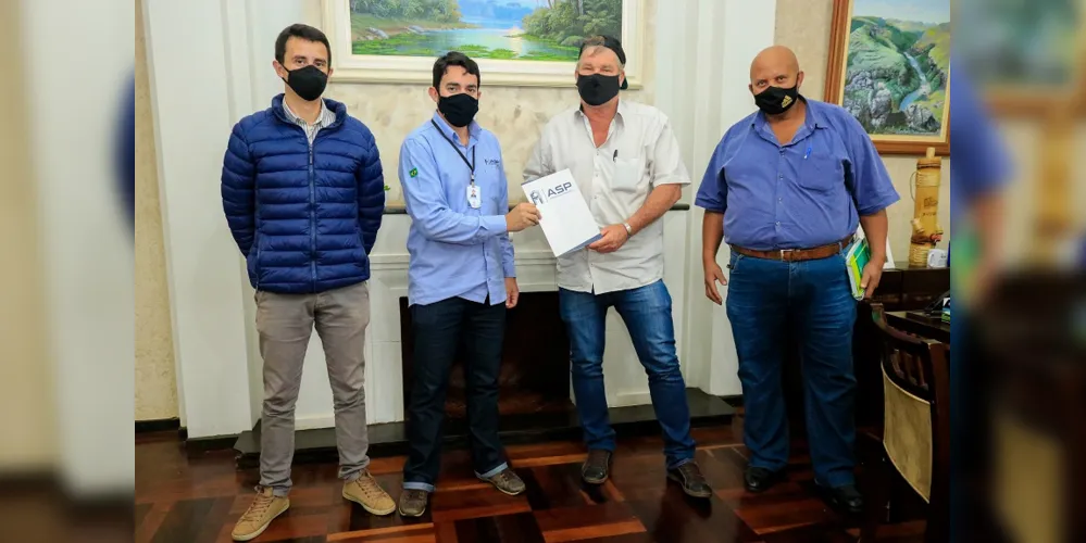  Em parceria com uma empresa local, a administração pretende acertar a documentação e o direito à propriedade para diversas famílias