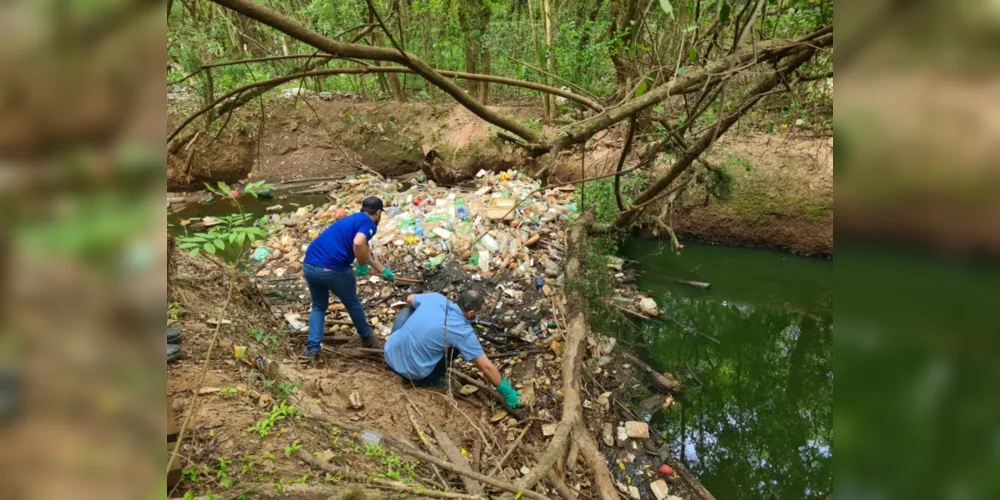 Ação integra a Semana de Voluntariado no Paraná e chama a atenção para a poluição dos rios urbanos