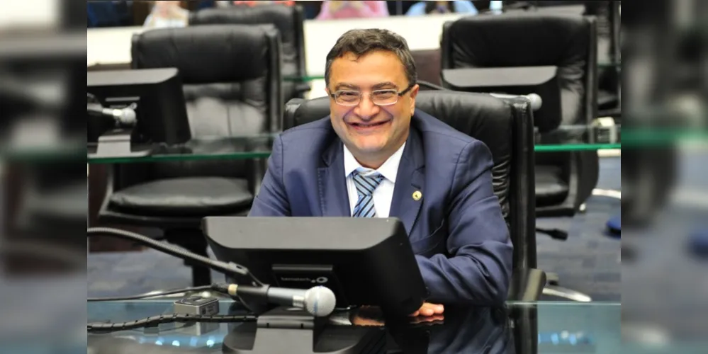 Deputado estadual do Paraná, Michele Caputo (PSDB), é o autor do projeto de lei.